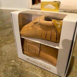 Freshly Picked Baby Moccasins - Weathered Brown Size 4